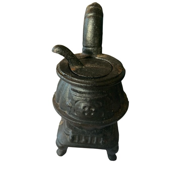 The Unbranded Brand Other - Vintage Miniature Cast Iron Pot Belly Stove Black